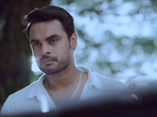 വില്ലന്‍- ടോവിനോ തോമസ്