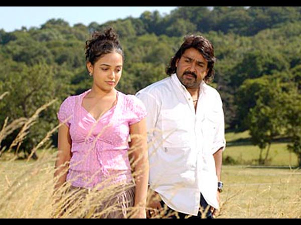 നിത്യാമേനോനും ലാലിനൊപ്പമുണ്ട്