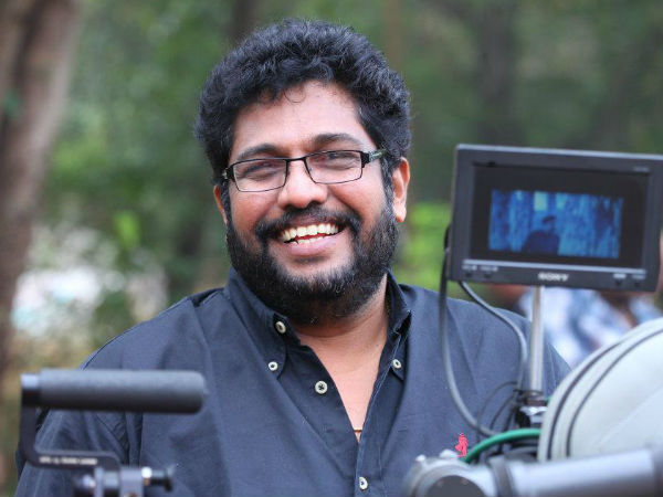  നിര്‍മ്മാതാവ് ഇല്ല