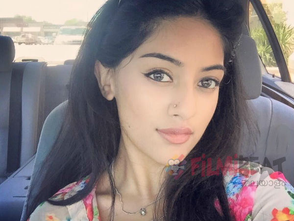 അനുവിന്റെ എന്‍ട്രി