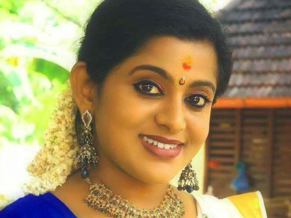 ചിരിക്കാനാണിഷ്ടം