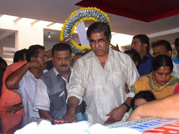 ക്യാപ്റ്റന്‍ രാജു