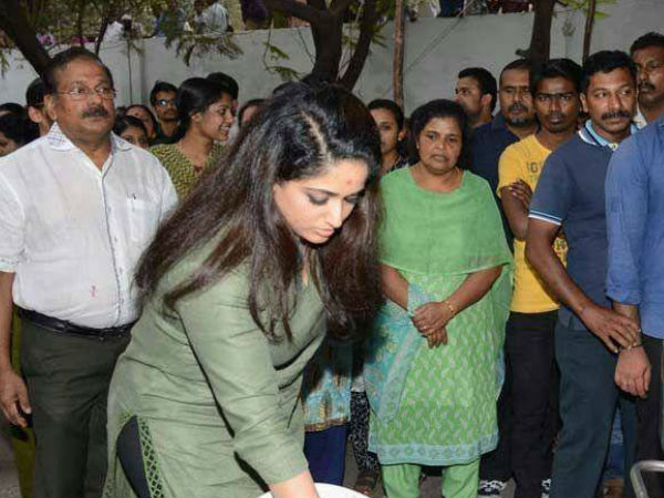 കാവ്യ മാധവന്‍