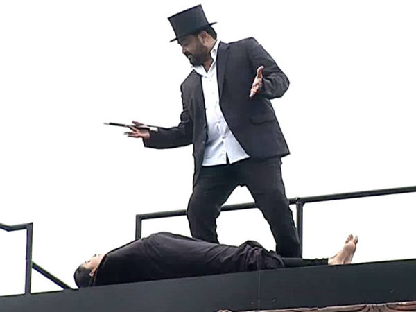 മാജിക്കുകാരന്‍