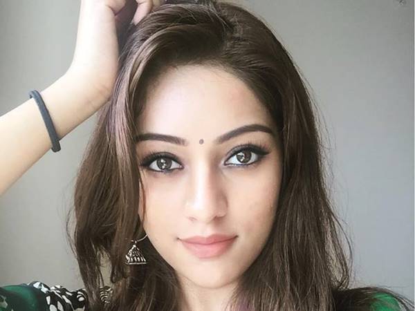 ഇവള്‍ സ്വപ്‌ന സഞ്ചാരി