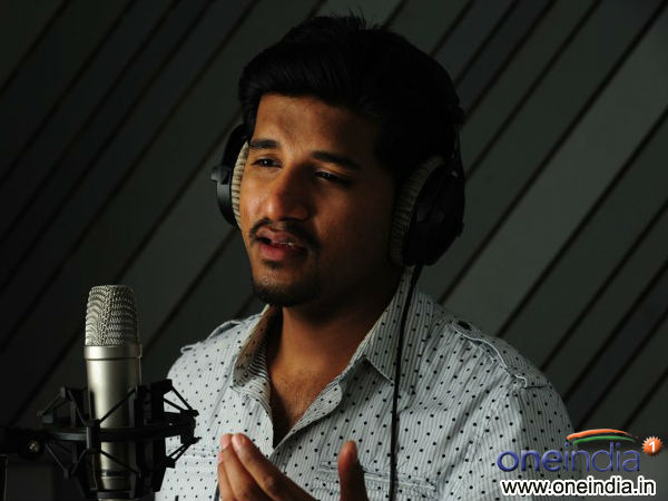 ഗായകന്‍