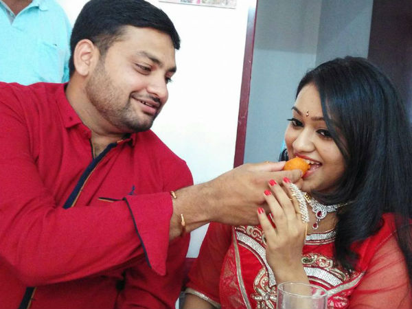 ലളിതമായ ചടങ്ങ്