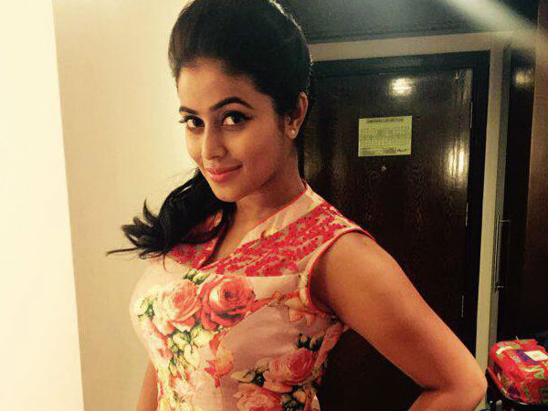 മലയാളത്തോട് അകലം