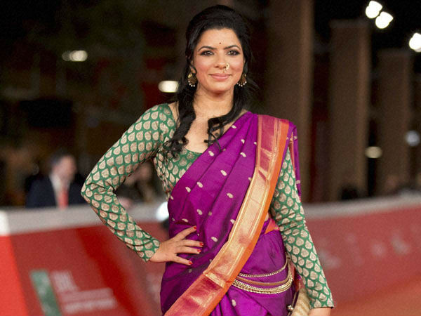 ദുര്‍ഗ്ഗയായി എത്തുന്നത്