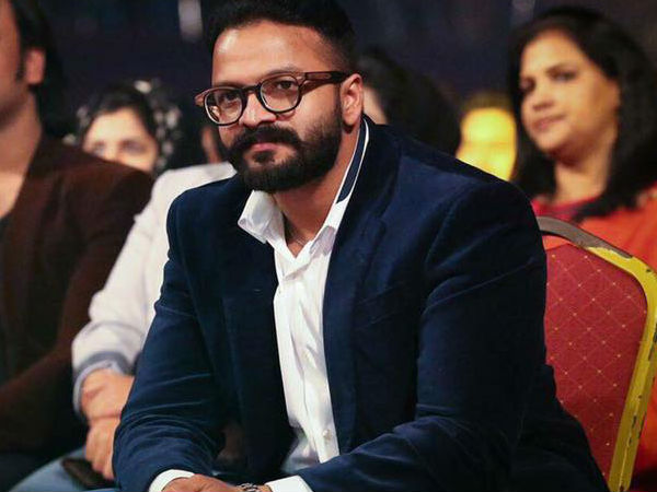 അജുവിന്റെയും പൃഥ്വിയുടെയും ഭാവം