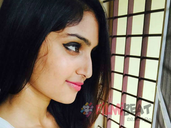 റീബയെ കുറിച്ച്