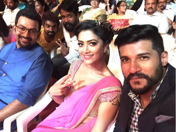 വിജയ് സെല്‍ഫി