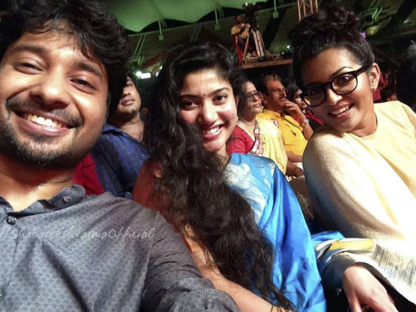 മലരിനും കാഞ്ചനമാലയ്ക്കുമൊപ്പം