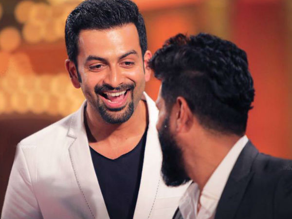 മൊയ്തീന് പുരസ്‌കാരങ്ങള്‍