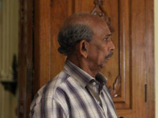 അച്ഛന്‍ വേദനയോടെ