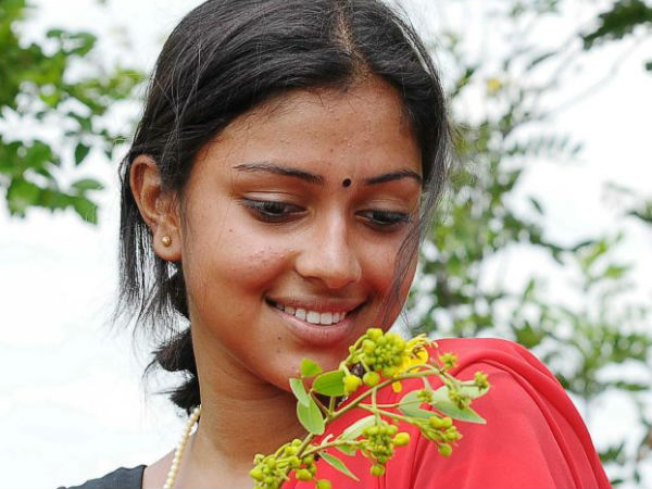 മുഴുനീള ടൈറ്റില്‍ റോള്‍