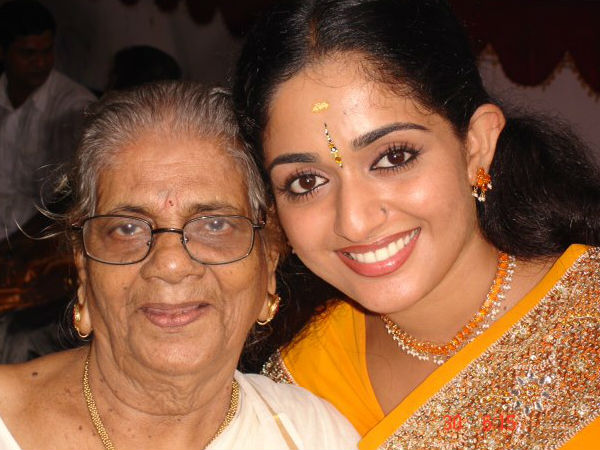 അമ്മമ്മയ്‌ക്കൊപ്പം