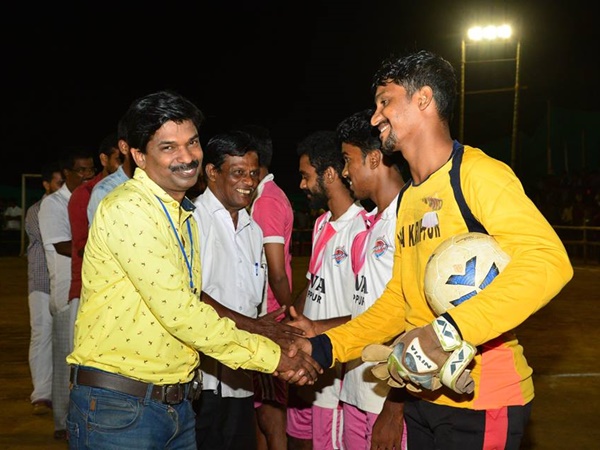  ക്യാമറയൊഴികെ