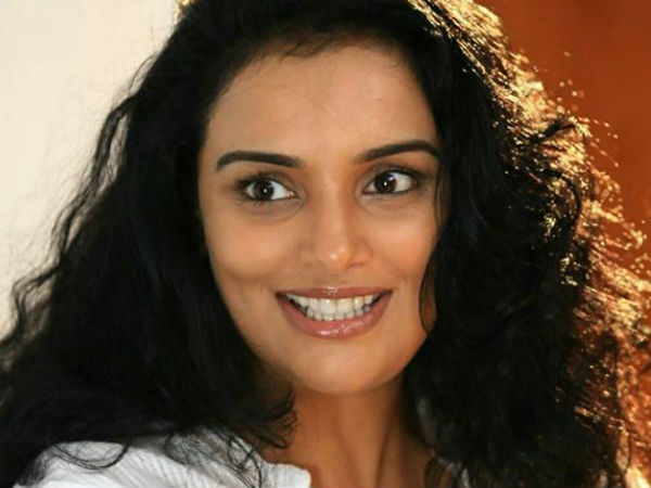 പണത്തില്‍ കണ്ണ്