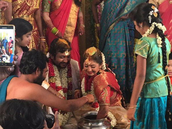 ഫോട്ടോ കാണൂ..