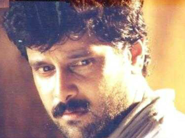 വിക്രമിന്റെ എന്‍ട്രി