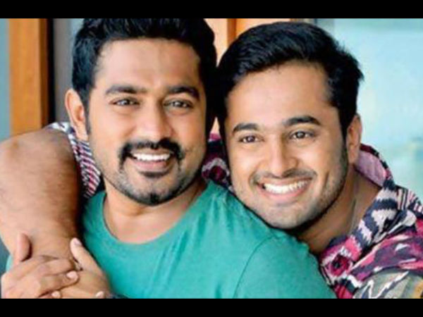  അവരുടെ രാവുകള്‍