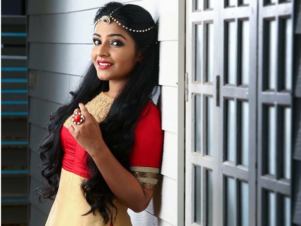 നായിക-രജിഷ് വിജയന്‍