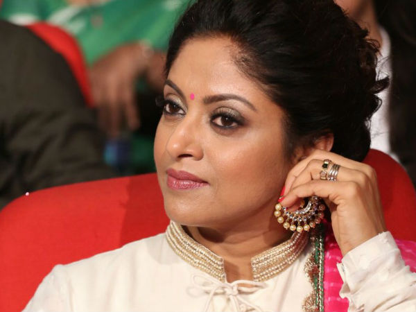 നദിയ ഭയന്നു, പക്ഷെ വിളിച്ചു