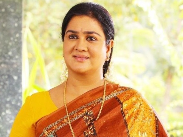  ചിത്രത്തിലേക്ക്-ഉര്‍വശി