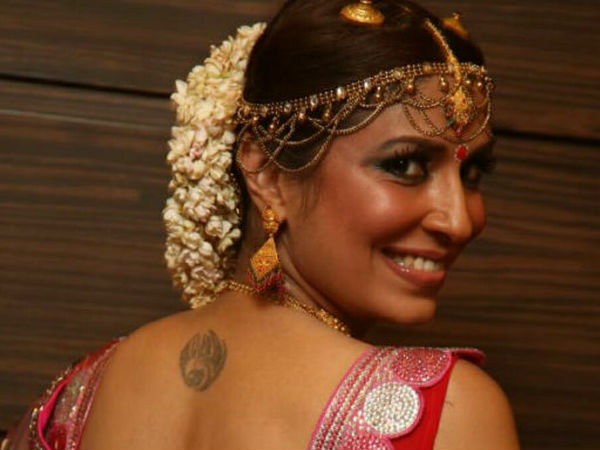 ഭീഷണിപ്പെടുത്തുന്നു