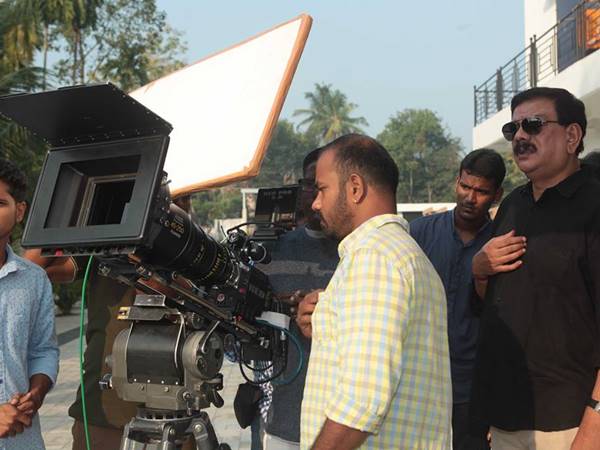  നിര്‍മ്മാണം