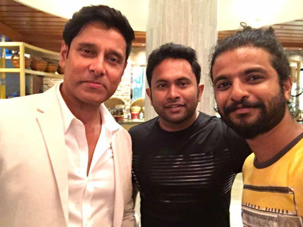 വിക്രമിനൊപ്പം