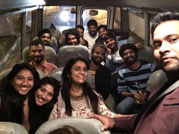 അജു സെല്‍ഫി