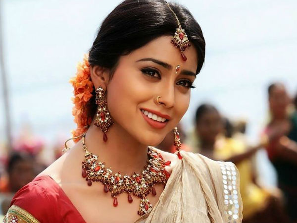 ശ്രിയ ശരണിന്റെ വേഷം