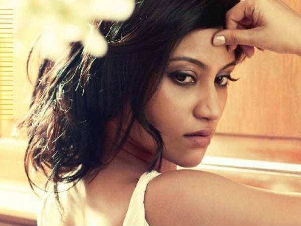    എ ഡെത്ത് ഇന്‍ ദി ഗുജ്