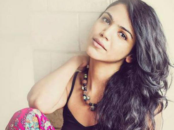   ഡോക്യുമെന്ററി സംവിധായിക