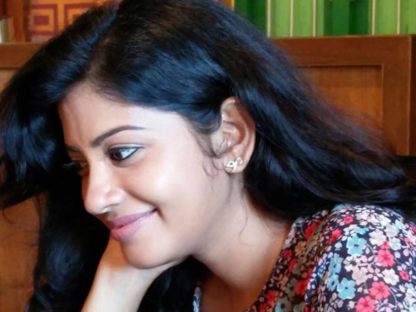 പെണ്‍കുട്ടികള്‍ വീട്ടില്‍ ഒതുങ്ങണോ