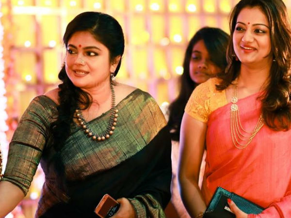 മഞ്ജുവും പ്രിയങ്കയും