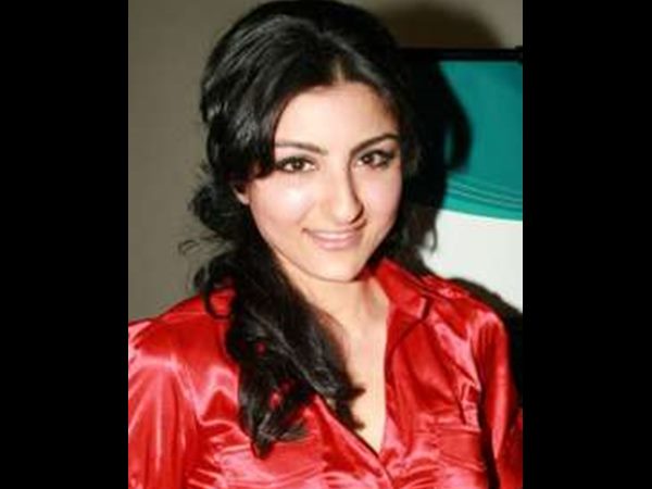 40 ലധികം കട്ടുകള്‍ 