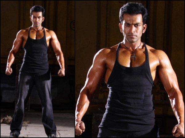 ഹീറോയ്ക്ക് വേണ്ടി പൃഥ്വിരാജ്