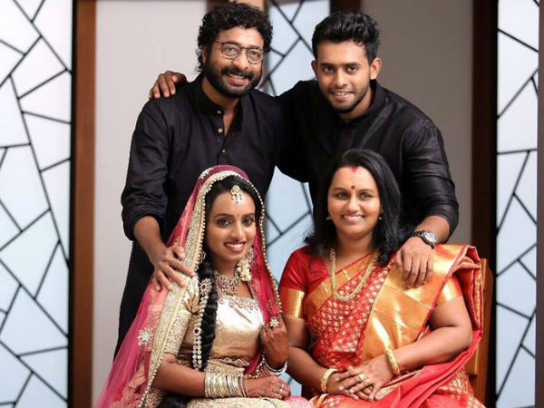 ഫേസ്ബുക്കിലൂടെ