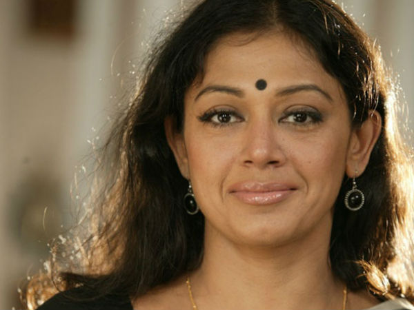 ആദ്യം ശോഭന