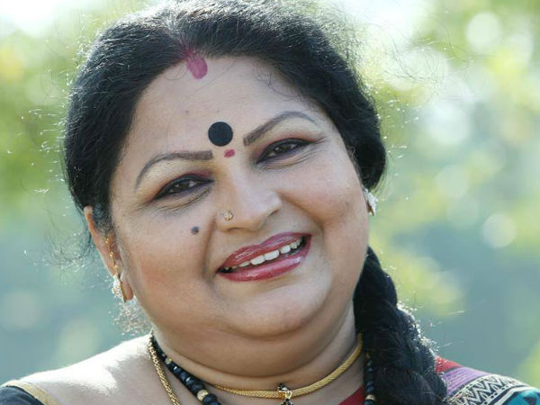 സിനിമയിലേക്ക് പൊന്നമ്മ