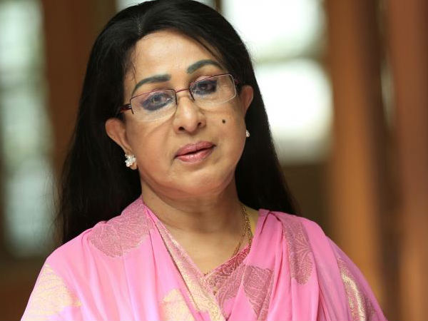 ഒന്ന് ചിരിയ്ക്കൂ