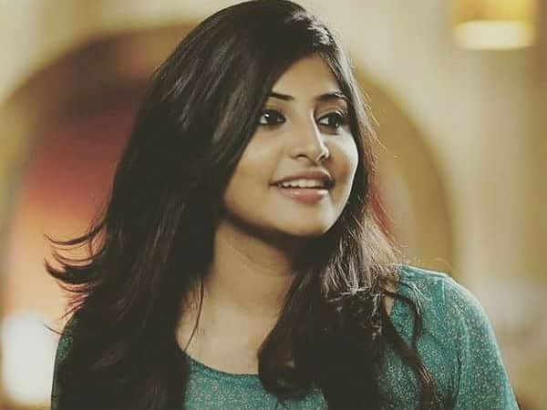 തമിഴില്‍ തിരക്ക്