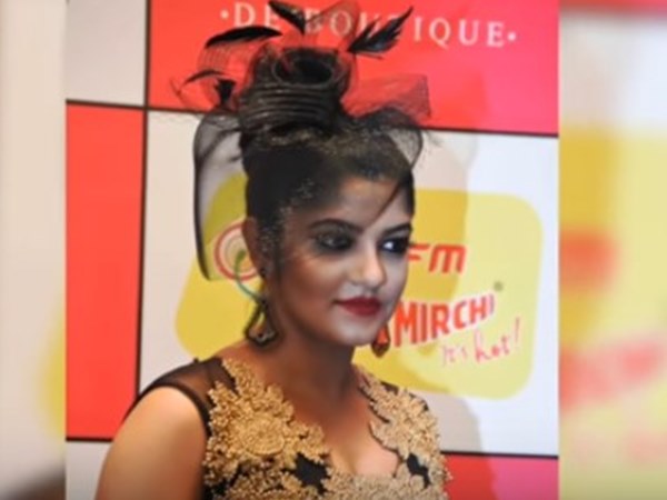 ബ്ലാക്ക് കളര്‍