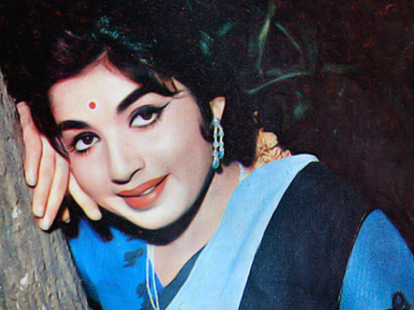 ആദ്യ നായിക