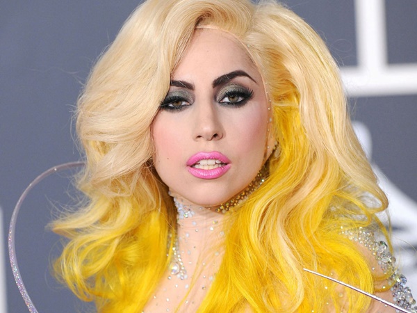 ലൈവ് സ്റ്റാര്‍ അവതരണങ്ങള്‍