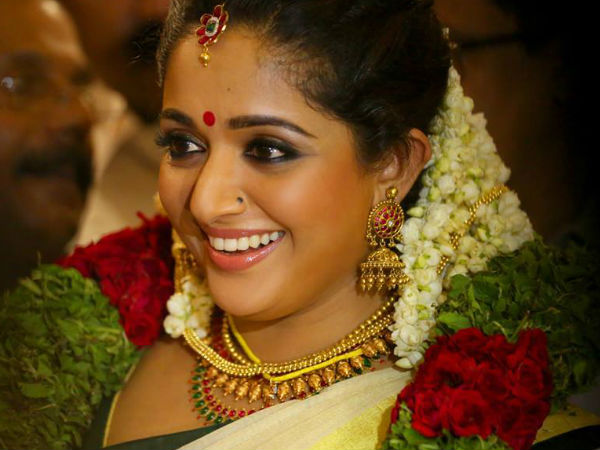 എപ്പോഴും കാവ്യ ഇങ്ങനെയാണ്