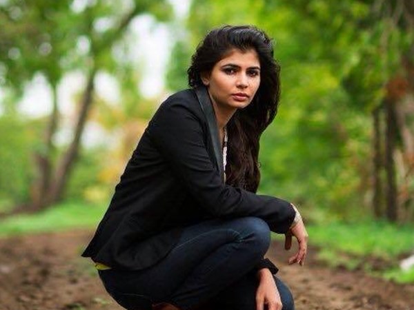 ഫോട്ടോയുമുണ്ട്